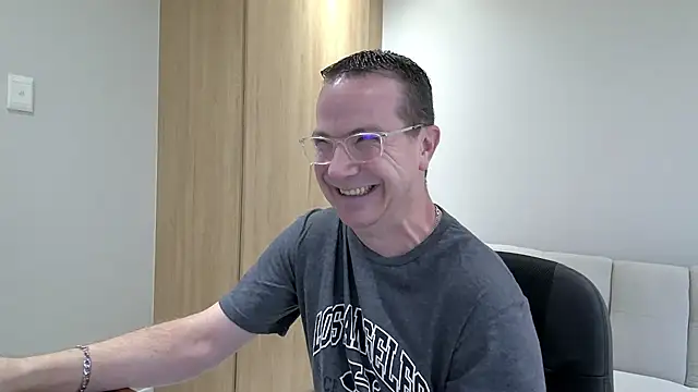 Snapshot of BrettJ81 chatting on 12.09.24 BrettJ81 online show from 12.09.24