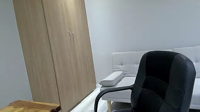 Snapshot of BrettJ81 chatting on 12.18.24 BrettJ81 online show from 12.18.24