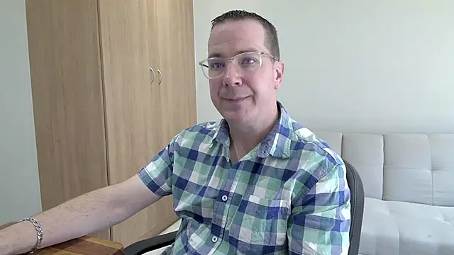 Snapshot of BrettJ81 chatting on 09.13.25 BrettJ81 online show from 09.13.25