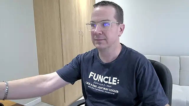 BrettJ81 online show from 09.22.25