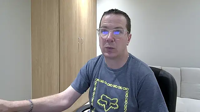 BrettJ81 online show from 10.07.25