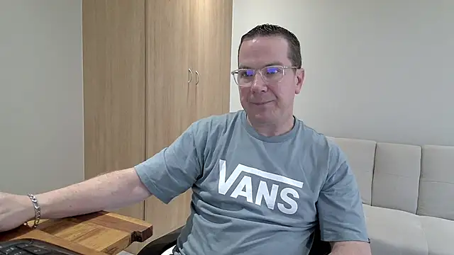 BrettJ81 online show from 11.02.25