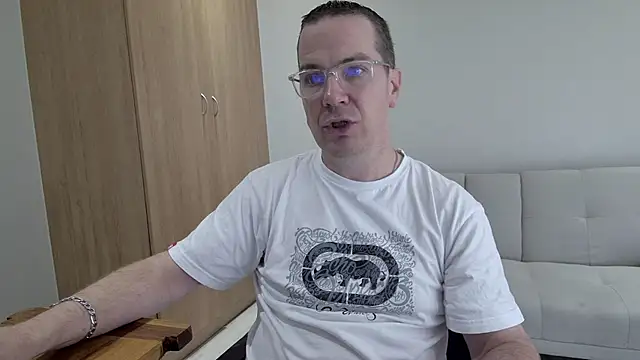 BrettJ81 online show from 04.02.26