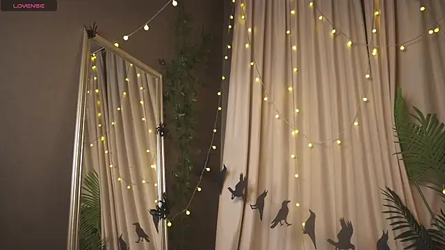 1reisatumi  online show from 10.30.25