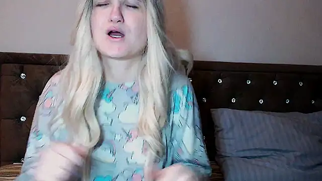 Sara4uu online show from 06.12.26