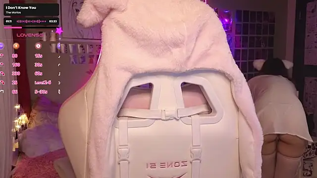 Evie Ro online show from 11.13.25