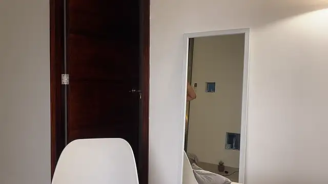 Snapshot of mommy_nadin chatting on 12.08.24 mommy nadin online show from 12.08.24