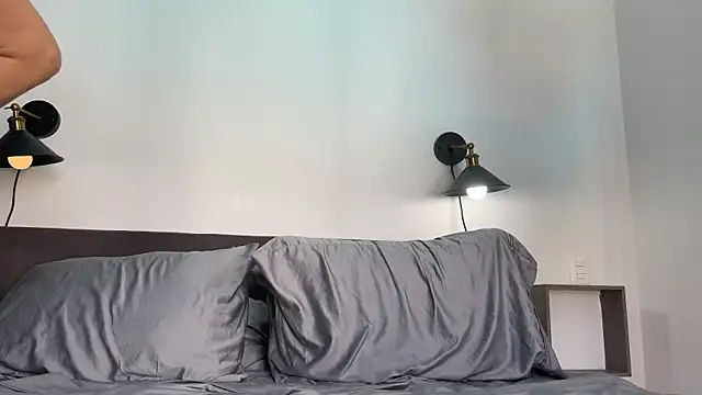 Snapshot of mommy_nadin chatting on 12.28.24 mommy nadin online show from 12.28.24