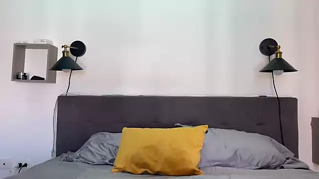 Snapshot of mommy_nadin chatting on 02.25.25 mommy nadin online show from 02.25.25