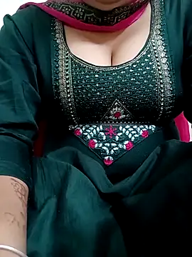 Snapshot of 09punjabi chatting on 10.15.25 09punjabi online show from 10.15.25