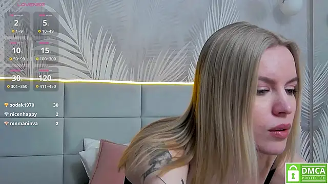 Snapshot of AmaliaBell chatting on 12.10.24 AmaliaBell online show from 12.10.24