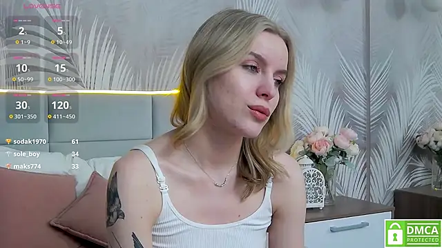 Snapshot of AmaliaBell chatting on 12.12.24 AmaliaBell online show from 12.12.24