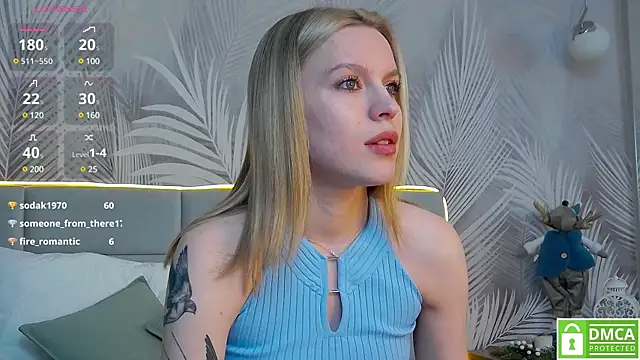 Snapshot of AmaliaBell chatting on 12.21.24 AmaliaBell online show from 12.21.24