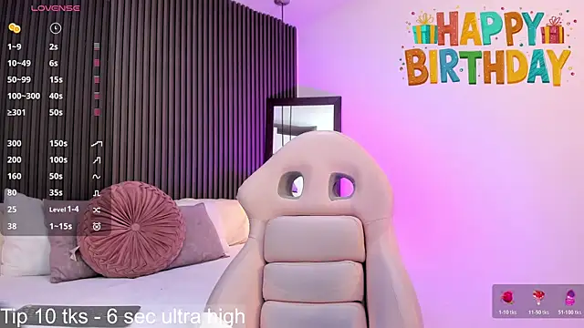 Snapshot of pervert_lizza chatting on 10.29.25 pervert lizza online show from 10.29.25