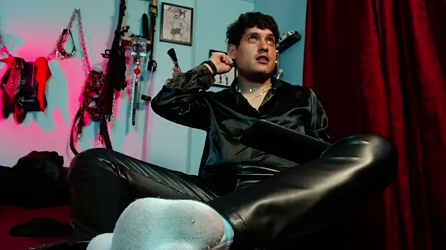 dom2travelersss online show from 04.13.26