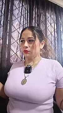 Snapshot of gisellsaenz chatting on 02.28.26 gisellsaenz online show from 02.28.26