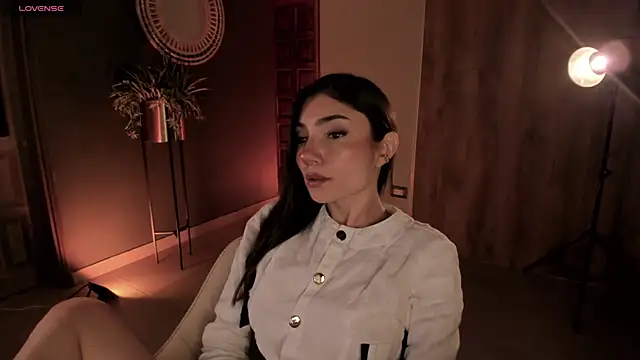 Snapshot of AmyArmstrong chatting on 02.25.25 AmyArmstrong online show from 02.25.25