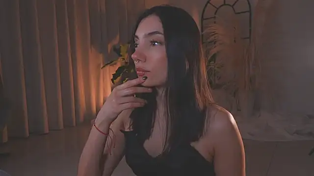 AmyArmstrong online show from 09.18.25