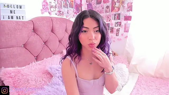 Snapshot of natalie_jaensen chatting on 12.15.24 natalie jaensen online show from 12.15.24