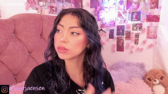 Snapshot of natalie_jaensen chatting on 02.18.25 natalie jaensen online show from 02.18.25