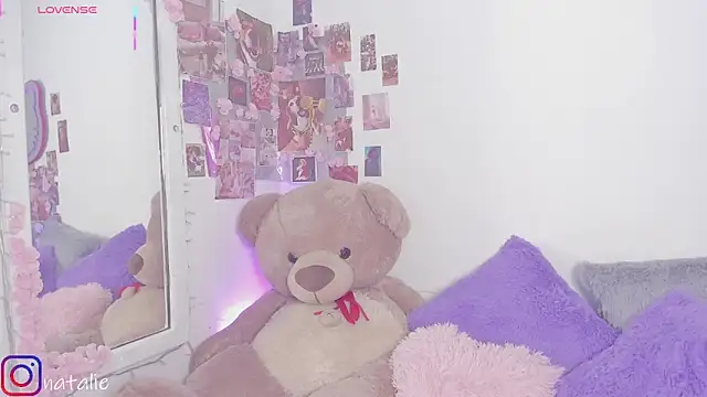 Snapshot of natalie_jaensen chatting on 09.10.25 natalie jaensen online show from 09.10.25