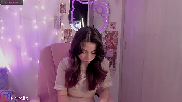 Snapshot of natalie_jaensen chatting on 10.17.25 natalie jaensen online show from 10.17.25
