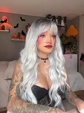 DaniDusan  online show from 10.20.25