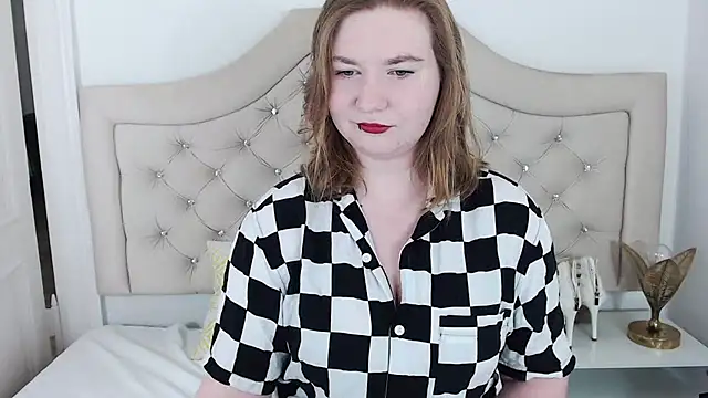 LaraDream online show from 12.16.24