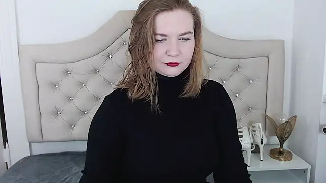 LaraDream online show from 12.21.24