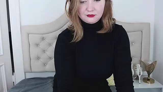 LaraDream online show from 12.21.24