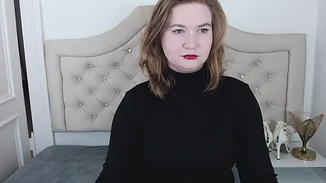 LaraDream online show from 12.23.24
