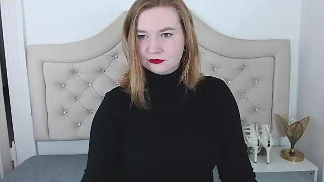 LaraDream online show from 12.30.24