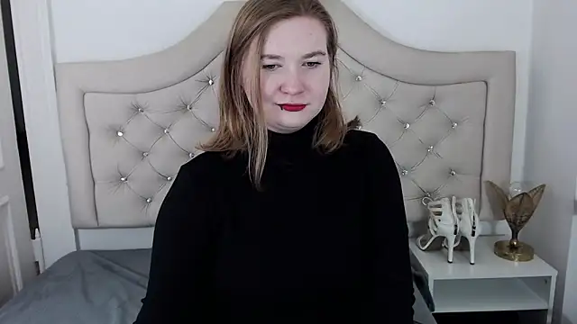 LaraDream online show from 12.30.24