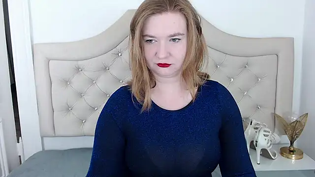 LaraDream online show from 12.31.24