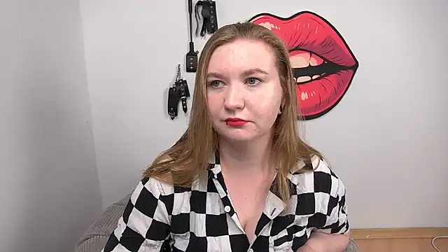 LaraDream online show from 10.04.25