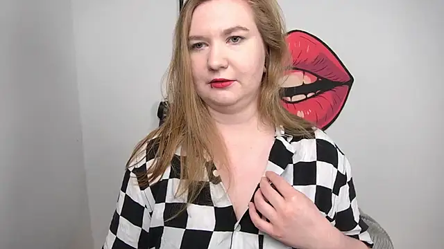 LaraDream online show from 11.06.25