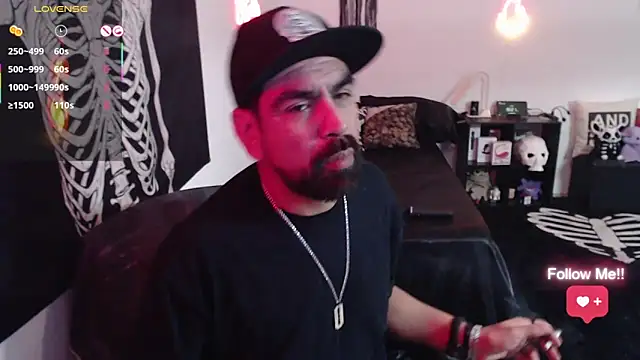 soyelcarlitos  online show from 04.17.26