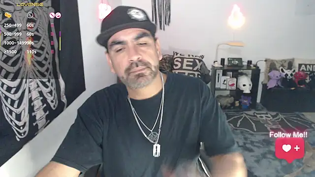 soyelcarlitos  online show from 05.19.26