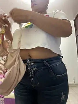 Snapshot of sofia_xxx02 chatting on 02.24.25 sofia xxx02 online show from 02.24.25