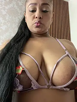 Snapshot of sofia_xxx02 chatting on 03.18.25 sofia xxx02 online show from 03.18.25